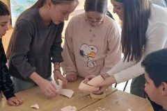 IMG-9a1ff30b8ab16f08f3665215b0ffff98-V